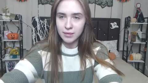 LauraHlot online show from 11/12/25, 06:36