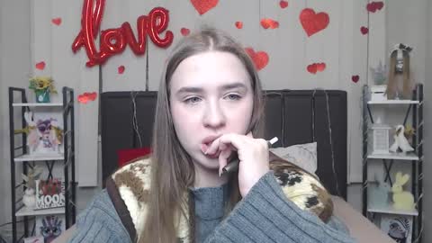 Snapshot of laurahlot chatting on 02/04/26, 08:14 LauraHlot online show from 02/04/26, 08:14