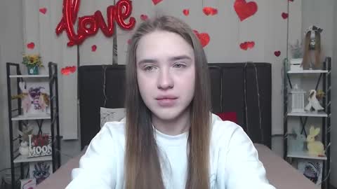 Snapshot of laurahlot chatting on 02/09/26, 06:56 LauraHlot online show from 02/09/26, 06:56