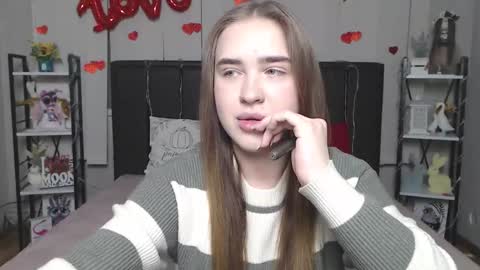 Snapshot of laurahlot chatting on 02/18/26, 06:37 LauraHlot online show from 02/18/26, 06:37