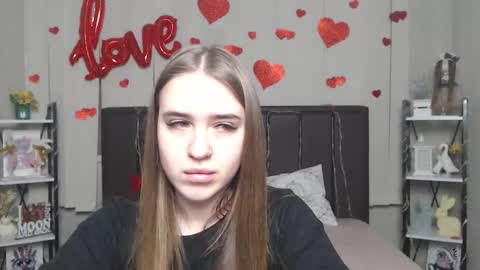 Snapshot of laurahlot chatting on 02/26/26, 07:35 LauraHlot online show from 02/26/26, 07:35