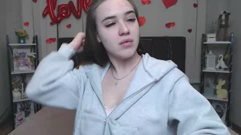 Snapshot of laurahlot chatting on 02/28/26, 06:42 LauraHlot online show from 02/28/26, 06:42