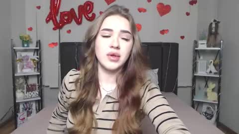 Snapshot of laurahlot chatting on 03/03/26, 06:19 LauraHlot online show from 03/03/26, 06:19