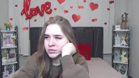 Snapshot of laurahlot chatting on 03/04/26, 06:30 LauraHlot online show from 03/04/26, 06:30