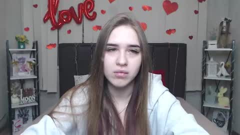 Snapshot of laurahlot chatting on 03/06/26, 06:15 LauraHlot online show from 03/06/26, 06:15
