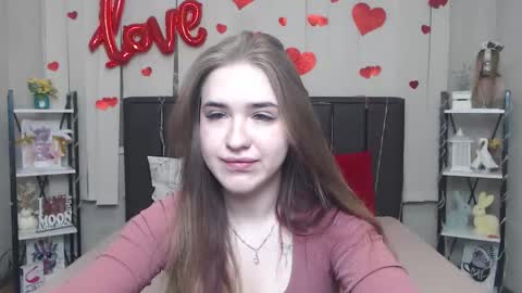 Snapshot of laurahlot chatting on 03/07/26, 06:38 LauraHlot online show from 03/07/26, 06:38