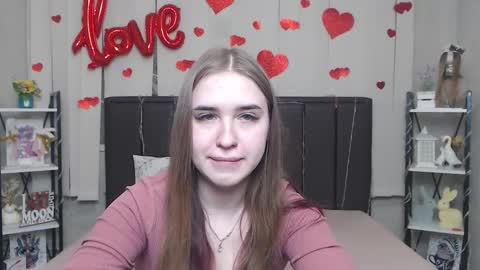 Snapshot of laurahlot chatting on 03/08/26, 02:04 LauraHlot online show from 03/08/26, 02:04