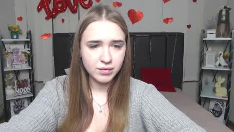 Snapshot of laurahlot chatting on 03/19/26, 07:07 LauraHlot online show from 03/19/26, 07:07