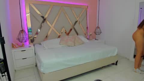 laura  online show from 02/10/26, 08:46