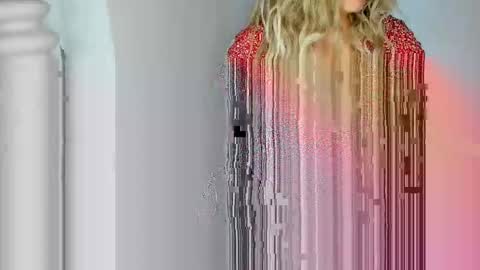 Snapshot of lauramartix chatting on 02/19/25, 07:27 Leila Libertas online show from 02/19/25, 07:27