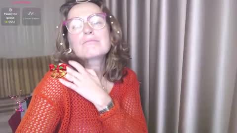 Lauraoven1 online show from 12/01/24, 04:29