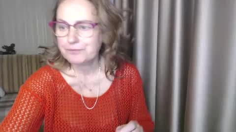 Lauraoven1 online show from 12/19/24, 06:56