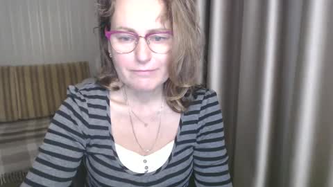 Lauraoven1 online show from 12/26/24, 07:03