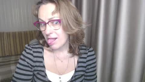 Lauraoven1 online show from 12/26/24, 12:16