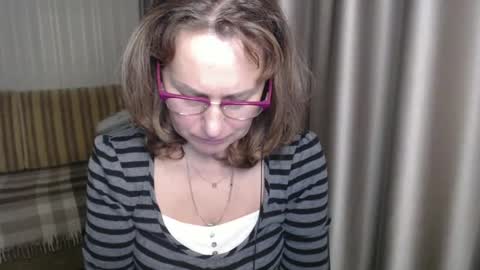 Lauraoven1 online show from 12/26/24, 05:51