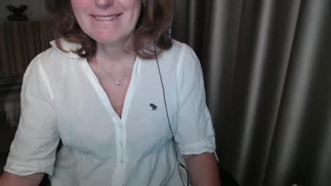 Lauraoven1 online show from 03/06/25, 07:47