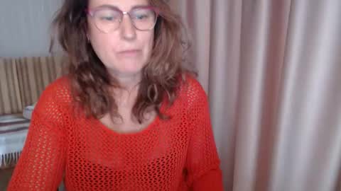Lauraoven1 online show from 10/13/25, 09:31