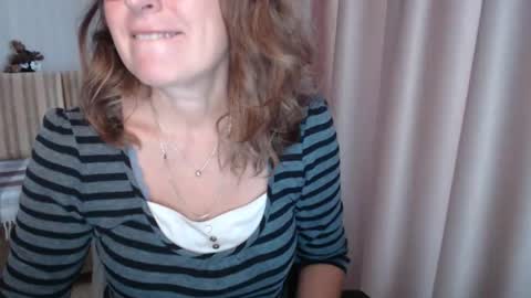 Lauraoven1 online show from 10/18/25, 08:15