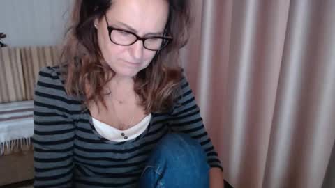 Lauraoven1 online show from 10/29/25, 08:16