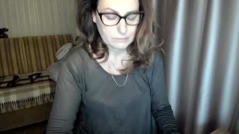 Lauraoven1 online show from 12/20/25, 08:54