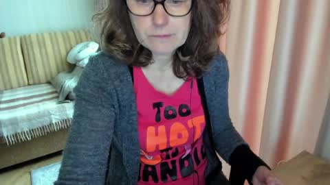 Lauraoven1 online show from 05/14/26, 08:10