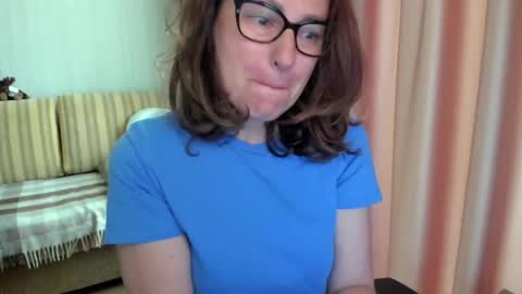 Lauraoven1 online show from 05/20/26, 06:52