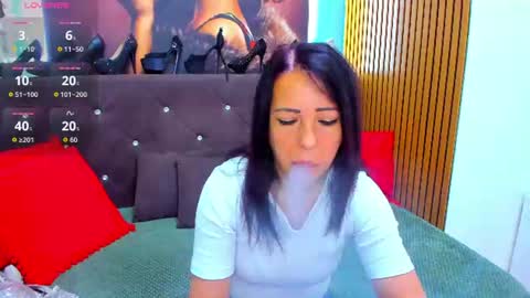 Snapshot of laurasinfull chatting on 07/02/26, 03:17 Laura online show from 07/02/26, 03:17