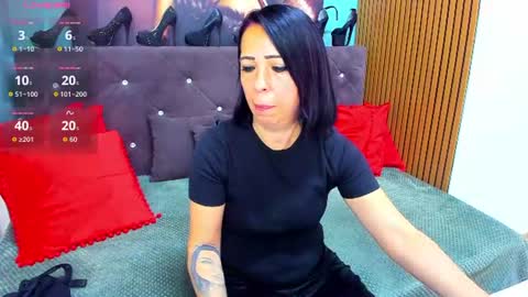 Snapshot of laurasinfull chatting on 07/16/26, 03:23 Laura online show from 07/16/26, 03:23