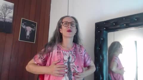 Snapshot of laurasofia45 chatting on 02/14/26, 03:14 Laura Sofia online show from 02/14/26, 03:14