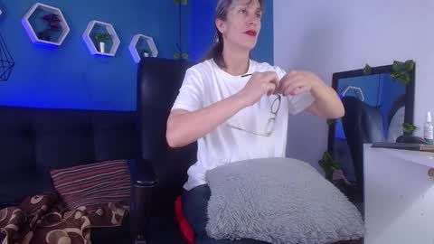 Snapshot of laurasofia45 chatting on 02/28/26, 11:06 Laura Sofia online show from 02/28/26, 11:06