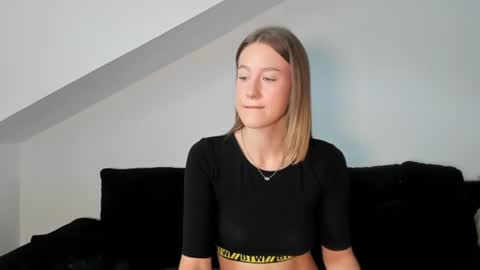 Snapshot of laurasommer chatting on 07/22/26, 10:18 Laura Lara Sommer online show from 07/22/26, 10:18