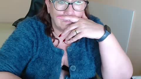 laureanne online show from 03/11/25, 01:01