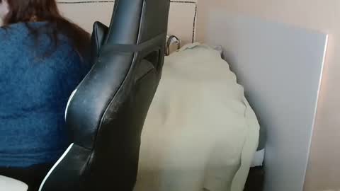 laureanne online show from 03/12/25, 02:34