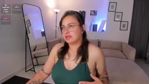 Snapshot of laureen_se chatting on 07/09/26, 05:22 laureen_se online show from 07/09/26, 05:22