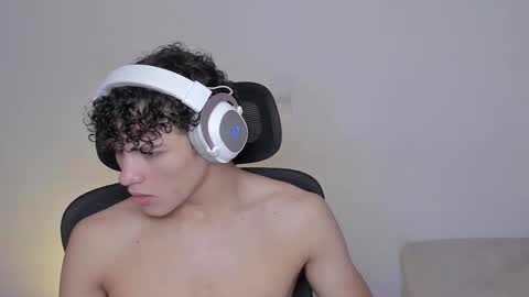 Laureent online show from 10/16/25, 08:04