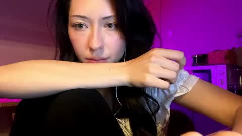 Snapshot of laurelimaino chatting on 06/24/26, 05:23 laurelimaino online show from 06/24/26, 05:23