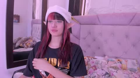 Laurem online show from 12/22/25, 07:55