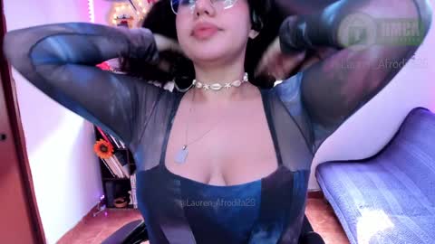  Im Lauren  independent model   online show from 12/15/24, 08:04