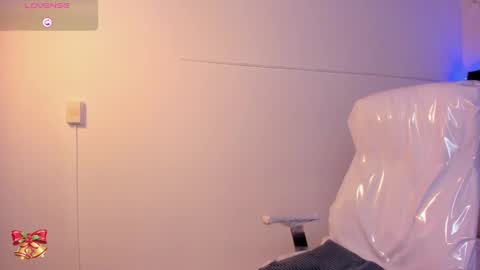 Lauren online show from 02/18/25, 06:37