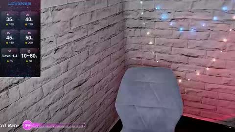 Snapshot of lauren_raquel chatting on 09/23/25, 03:04 Eva online show from 09/23/25, 03:04