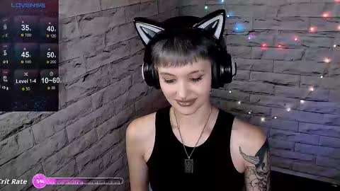 Snapshot of lauren_raquel chatting on 10/06/25, 05:43 Eva online show from 10/06/25, 05:43