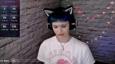 Snapshot of lauren_raquel chatting on 10/22/25, 04:07 Eva online show from 10/22/25, 04:07