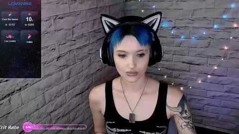 Snapshot of lauren_raquel chatting on 10/23/25, 05:55 Eva online show from 10/23/25, 05:55