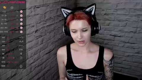 Snapshot of lauren_raquel chatting on 05/24/26, 06:24 Eva online show from 05/24/26, 06:24