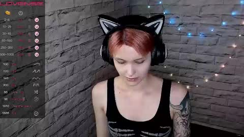 Snapshot of lauren_raquel chatting on 05/30/26, 06:27 Eva online show from 05/30/26, 06:27