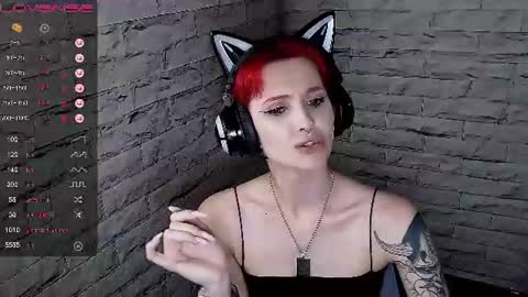 Snapshot of lauren_raquel chatting on 06/15/26, 06:54 Eva online show from 06/15/26, 06:54