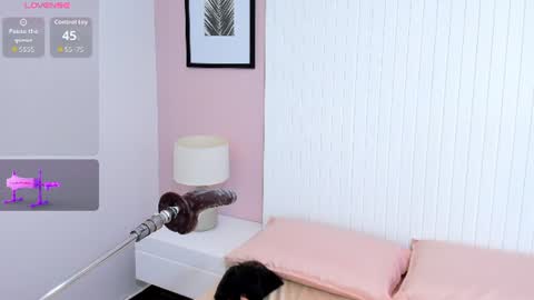 lauren_stone_ online show from 07/04/26, 06:58