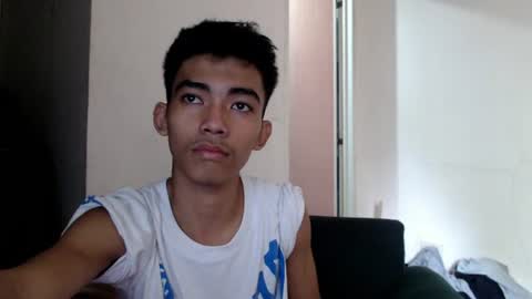 Snapshot of laurence_cuttieguyhere chatting on 07/01/26, 04:03 laurence_cuttieguyhere online show from 07/01/26, 04:03