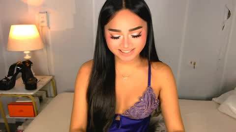 Snapshot of laurenfox16 chatting on 06/07/26, 06:33 chloe3 online show from 06/07/26, 06:33