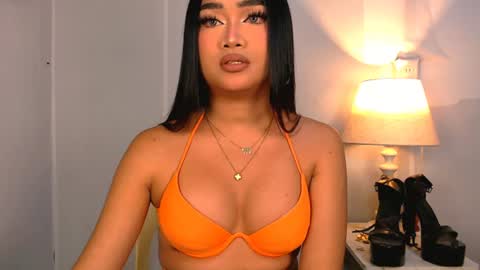 Snapshot of laurenfox16 chatting on 06/27/26, 06:02 chloe3 online show from 06/27/26, 06:02